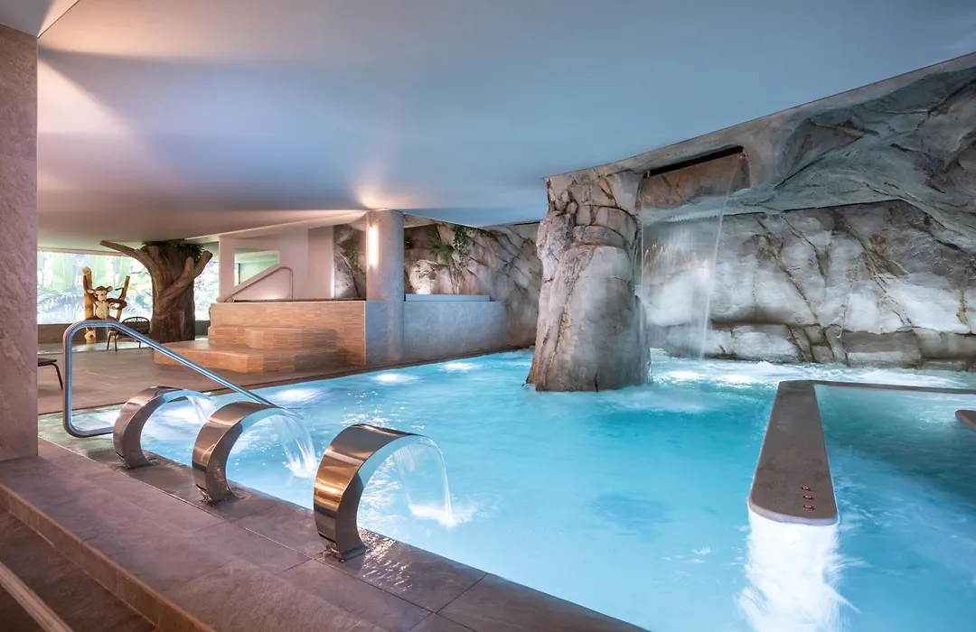 Le Riviera - Hotel Restaurant & Spa - Ex Golden Tulip Aix Les Bains-1